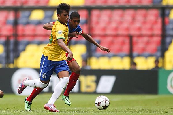 O nich będzie głośno: Evander Ferreira, czyli na prawą i gol!