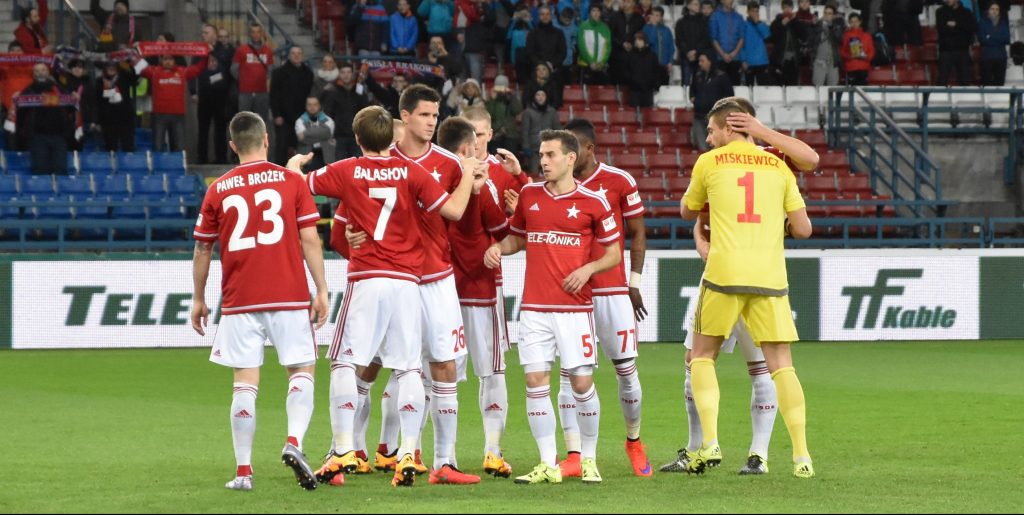 Wisła stacza się na dno. Podbeskidzie opuszcza strefę spadkową