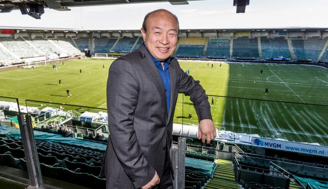 ADO Den Haag i problemy z chińskim przedsiębiorcą-uciekinierem