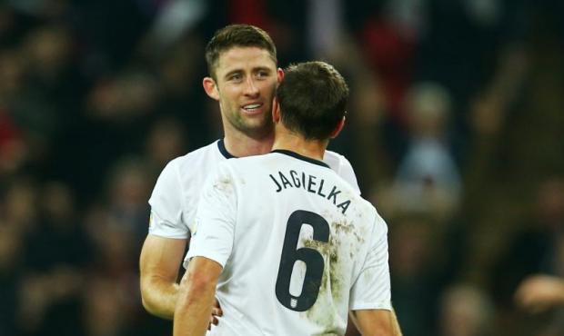 Jagielka i Stones bez formy, Cahill bez gry. Kto zagra na Euro?