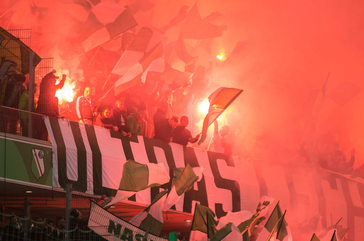 Kibice problemem polskiej piłki? Polemika!