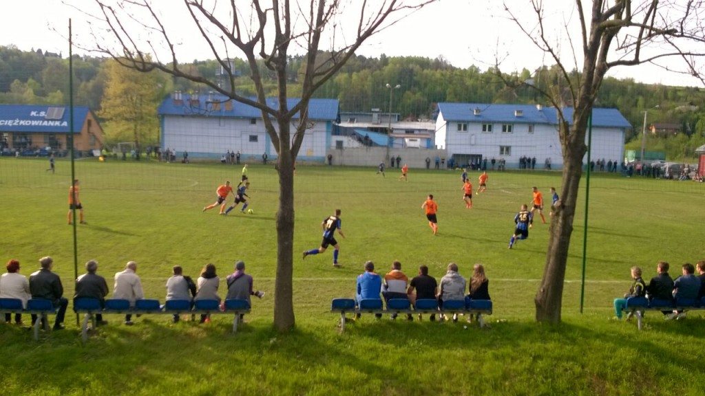 Rzeźnia, rabarbar i Barcelona, czyli czwartoligowe derby Pogórza