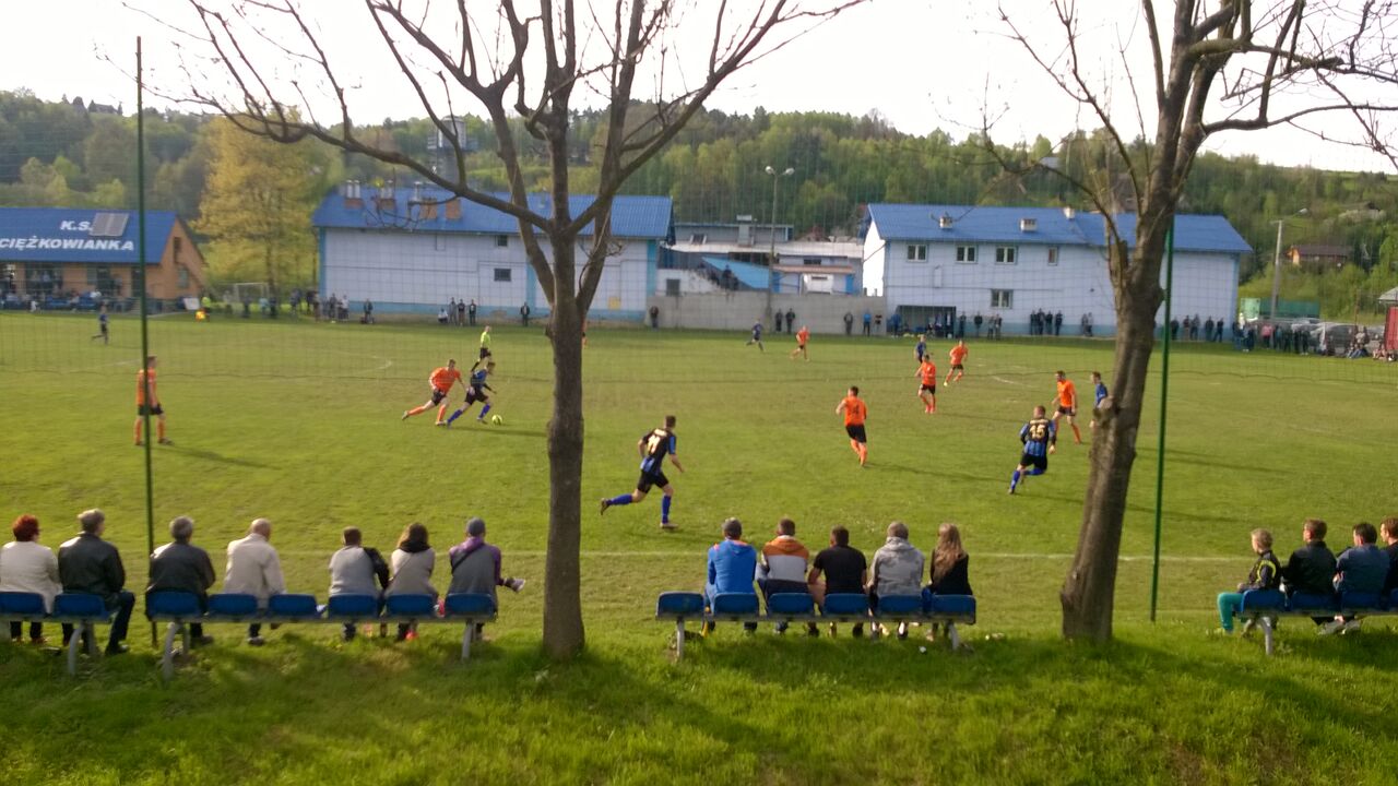 Rzeźnia, rabarbar i Barcelona, czyli czwartoligowe derby Pogórza