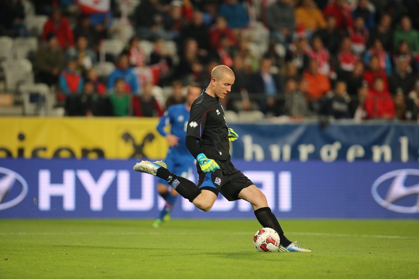 Czy wyreżyseruje dziś piłkarski thriller? Reklamy Hannesa Halldorssona