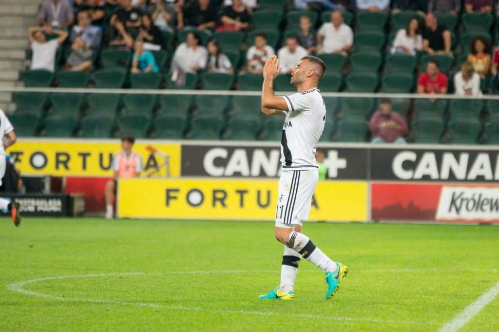 Zaczyna się transferowa zabawa. Kogo potrzeba klubom ekstraklasy?