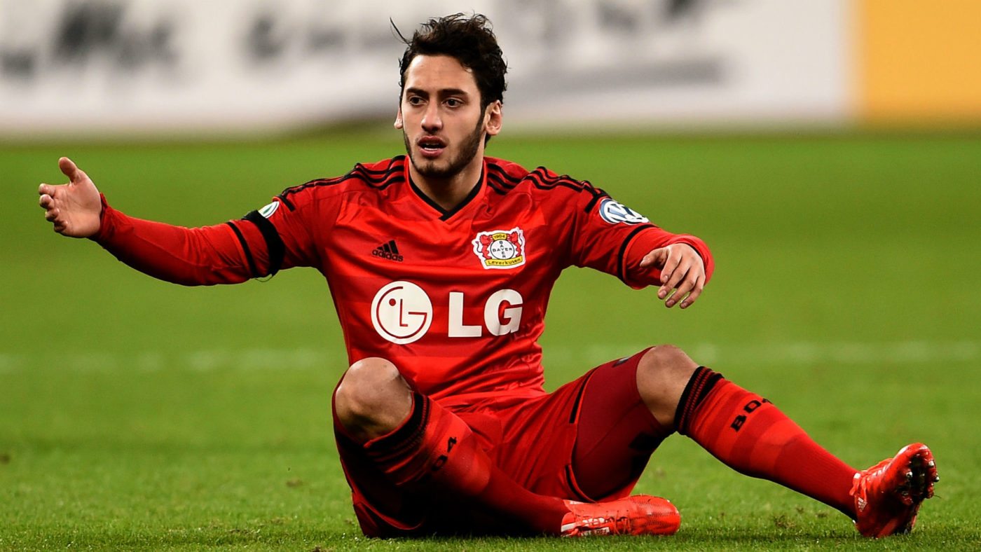 Calhanoglu skazany przez FIFA. Bayer obrywa za niewinność?