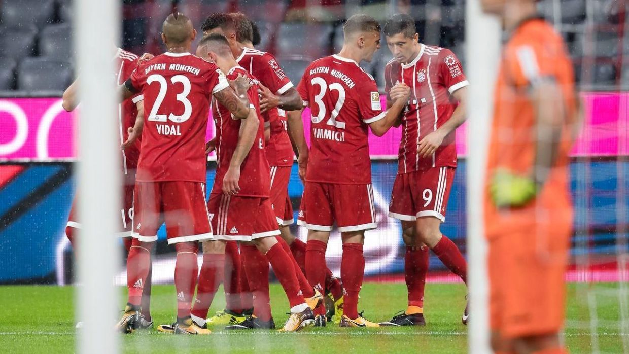 Grzmoty na(d) Allianz Arena. Bayern wygrywa na inaugurację. BVB pokazuje pazur