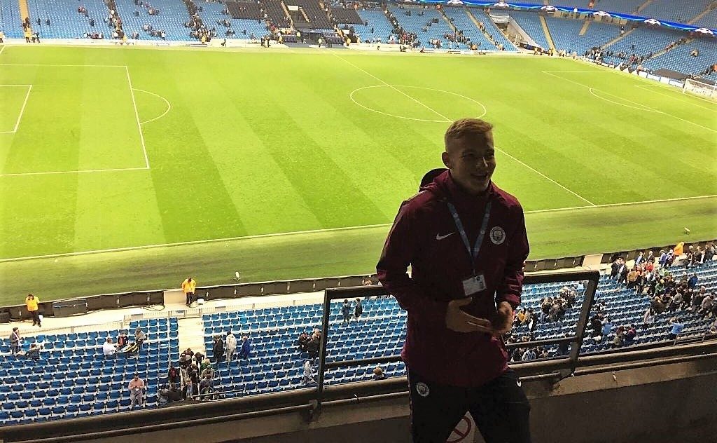 „Widziałem naprawdę wielu utalentowanych Polaków, którzy nie mieli pojęcia, jak dostać szansę w profesjonalnej piłce” [ROZMOWA]