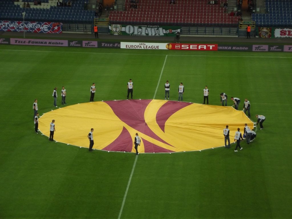 Liga Europejska – ciekawe rozgrywki czy podrzędny twór UEFA?