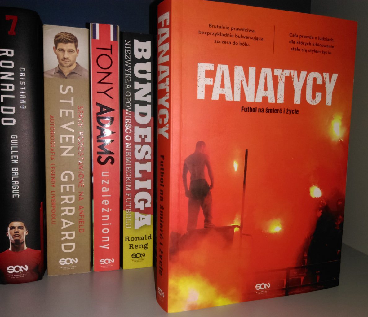 Piłką po papierze #1: „Fanatycy. Futbol na śmierć i życie”