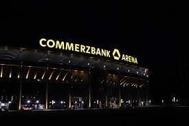 Protesty, opóźnienia, VAR i kontrowersyjne gole. Szalony mecz Eintracht – RB Lipsk