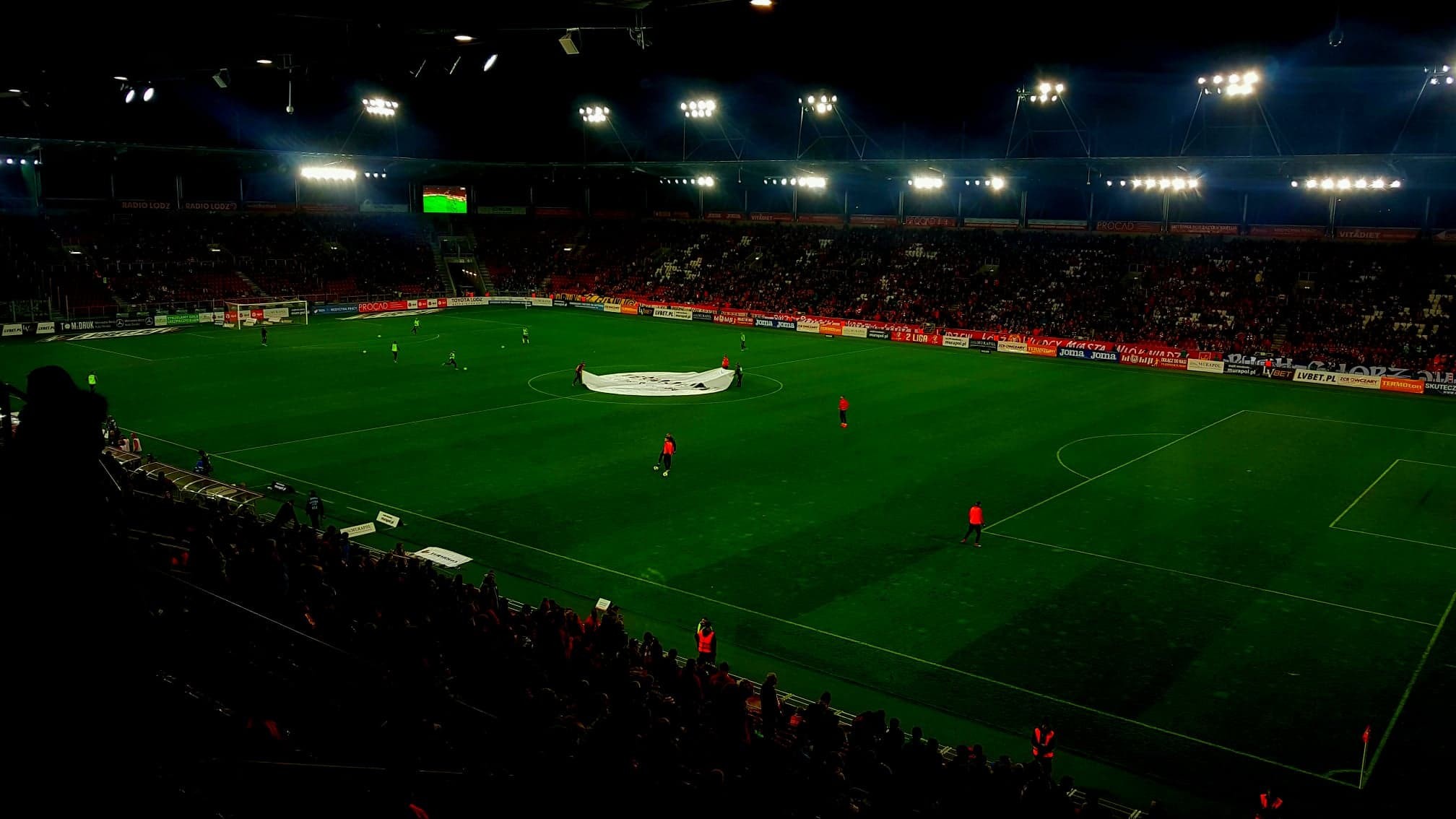 Koszulki na wzór dywanów, kary za przekleństwa i o tym, jak ważni dla klubów w Rosji są kibice