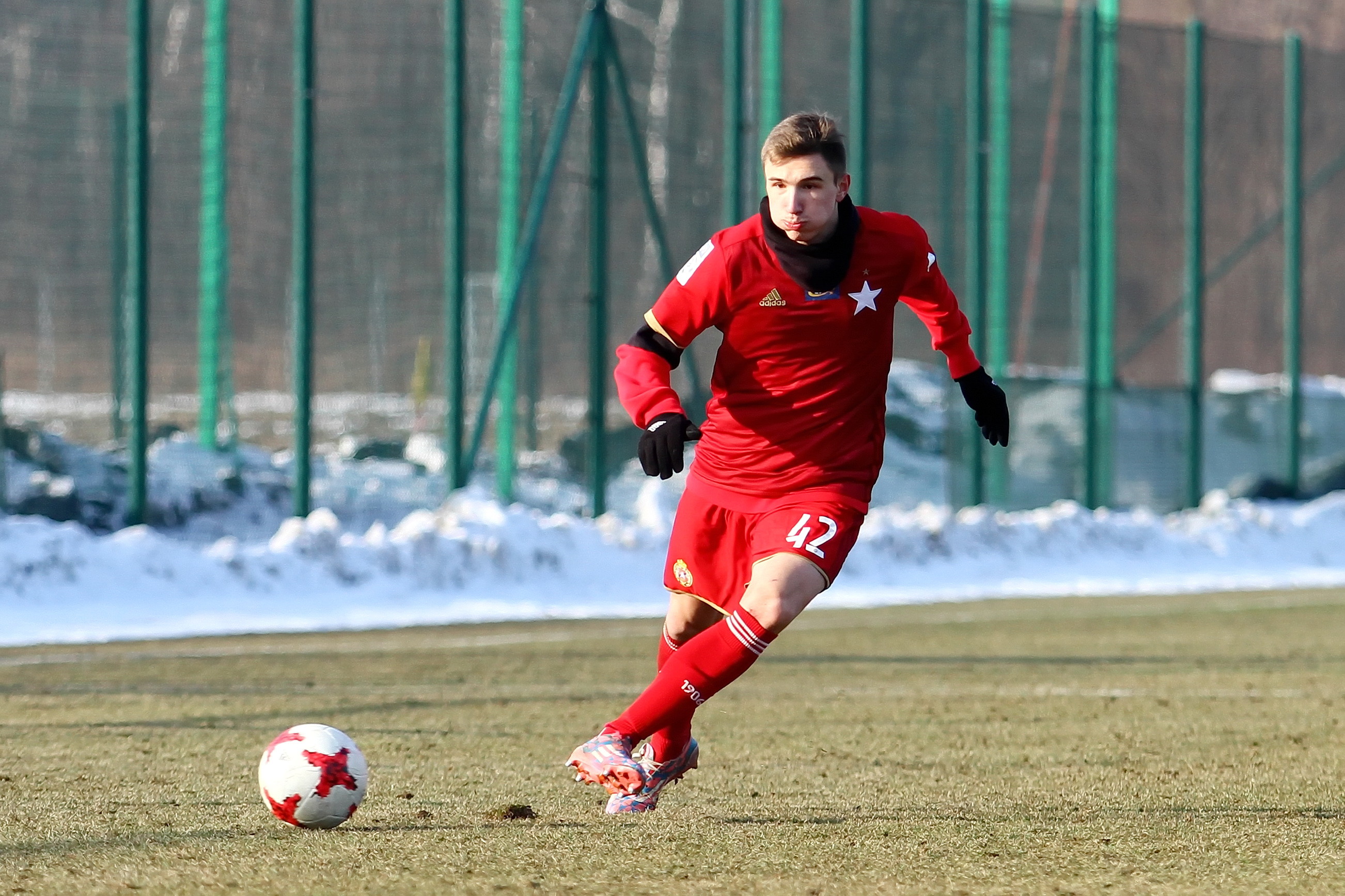 „Chciałbym skupić się już tylko na treningach z Wisłą i zrobić wszystko, żeby zadomowić się na dłużej przy Reymonta” (ROZMOWA)