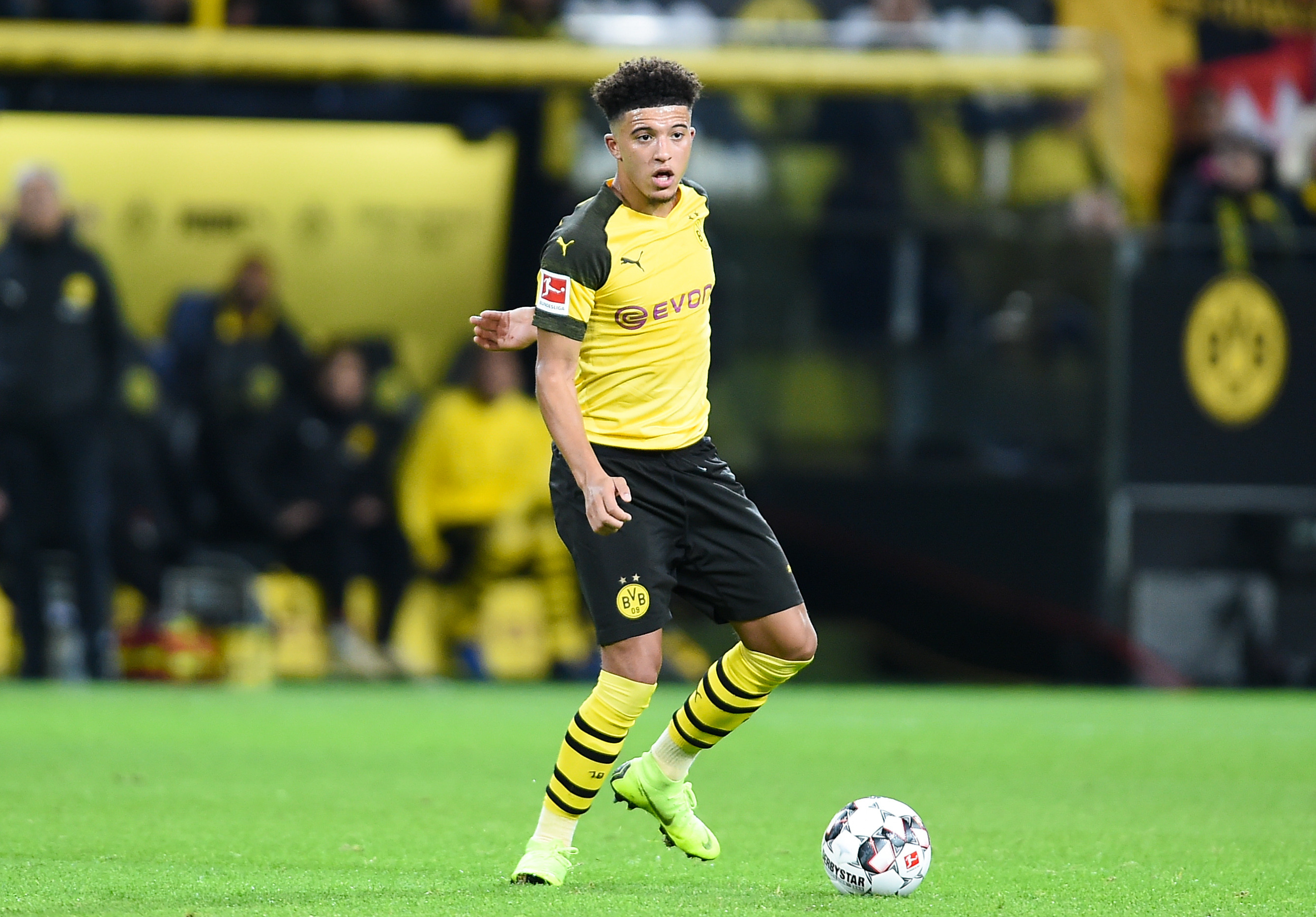 Angielska herbata: Wszyscy liczą straty. Braknie kasy na letnie transfery?