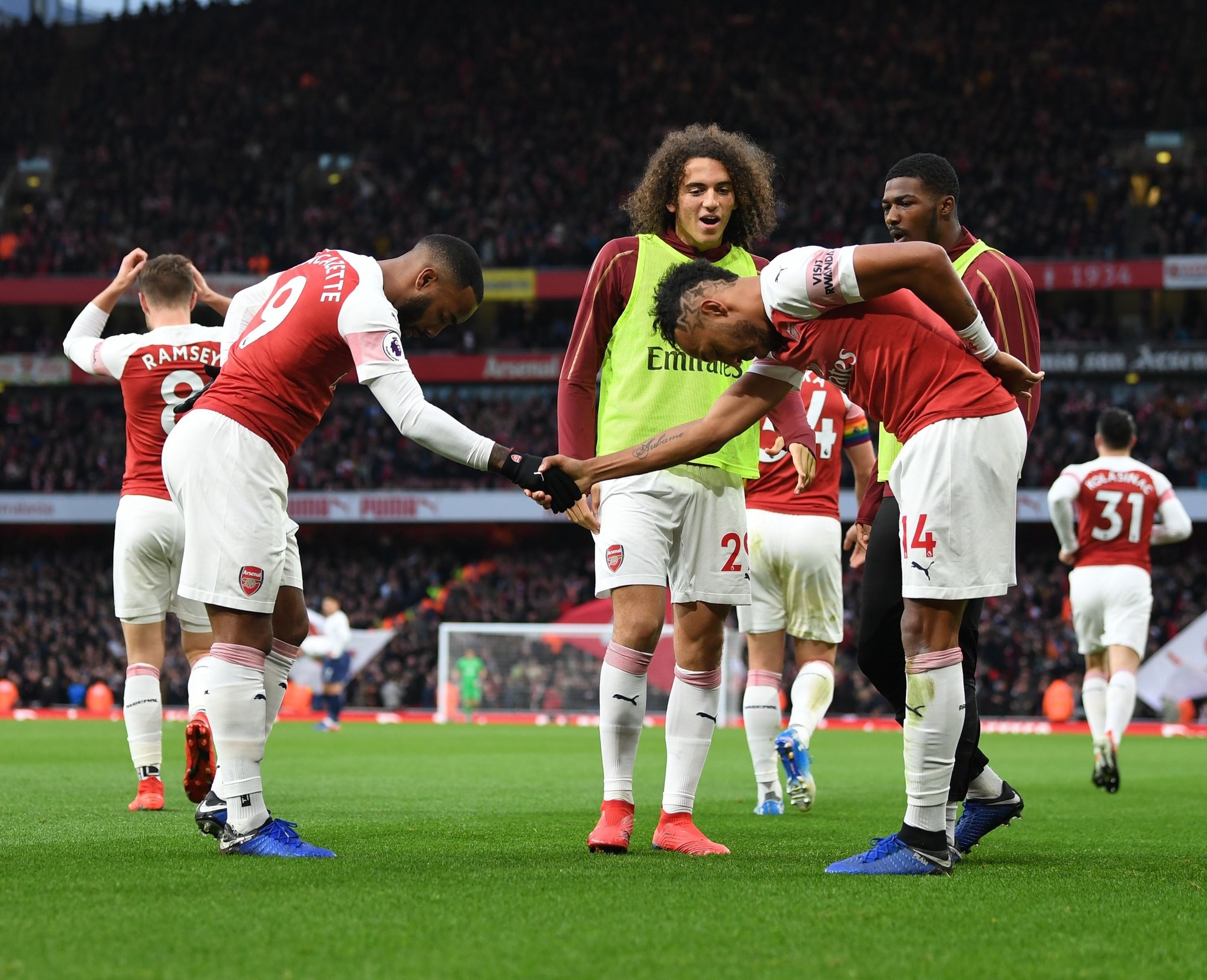 Piekielny duet wypunktował „Nietoperzy”. Arsenal w finale LE!