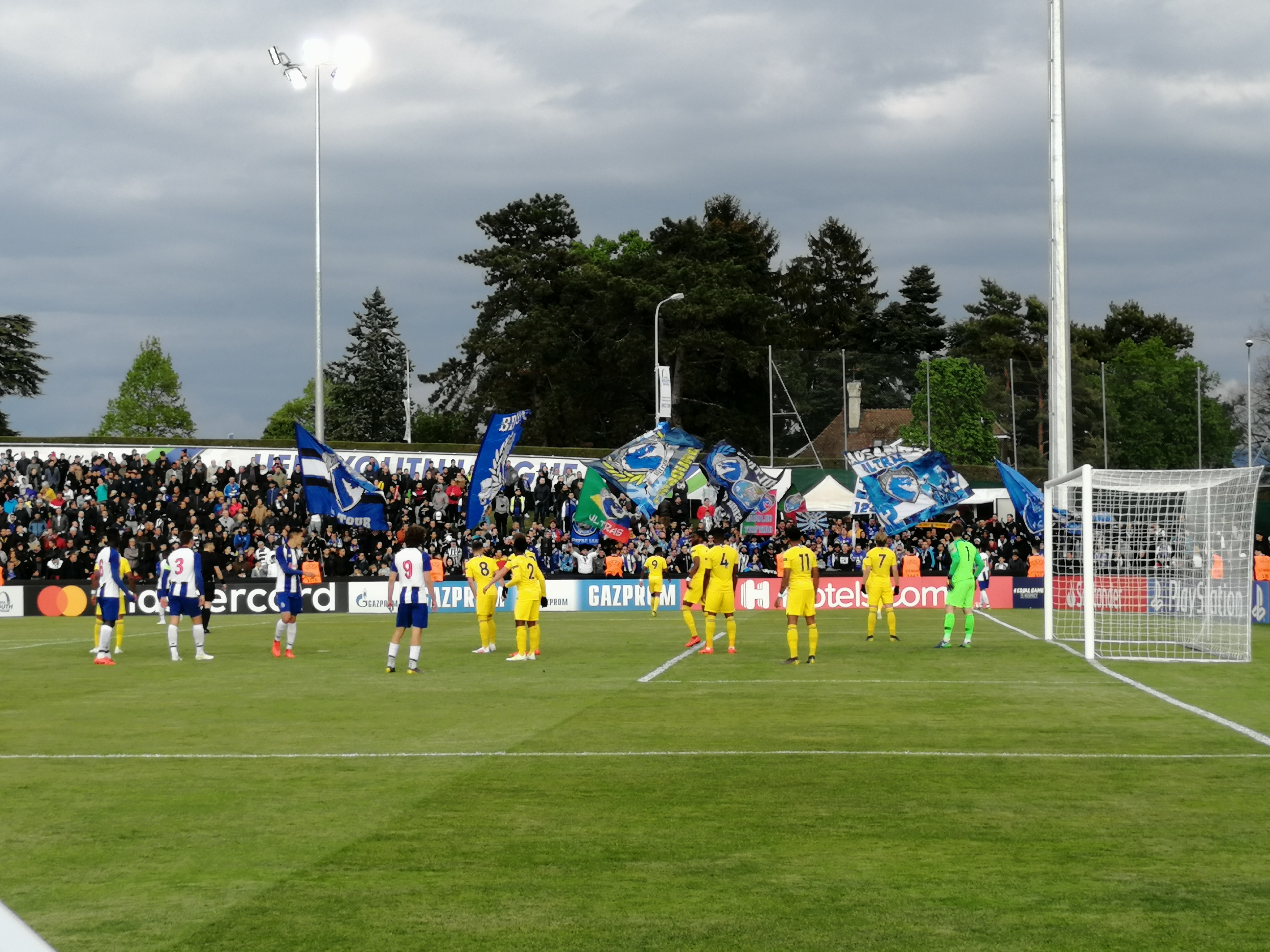 Europa jest niebiesko-biała