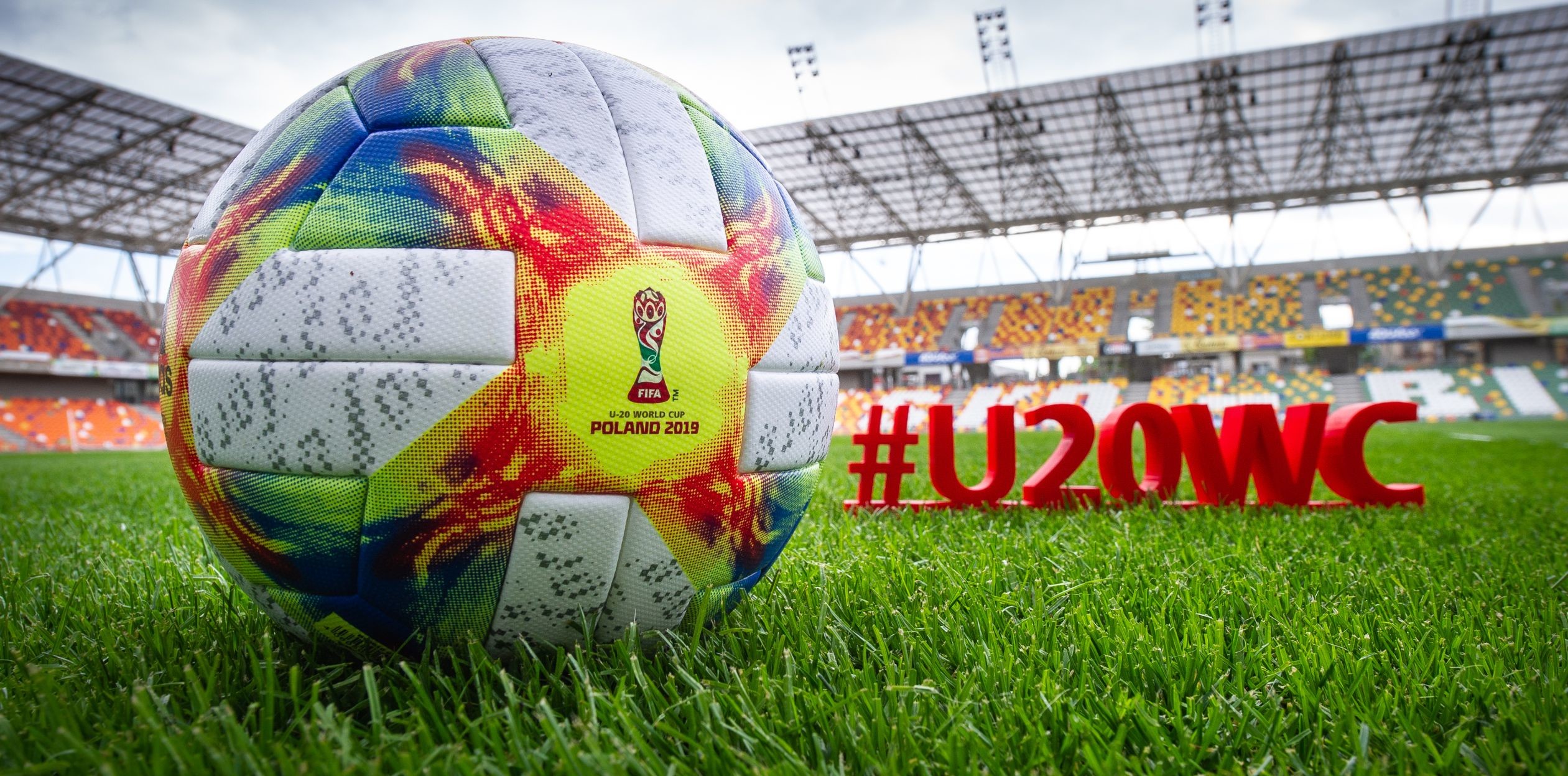 Siema, Polsko: „Biało-czerwoni” na piątkę, Senegal liderem grupy A