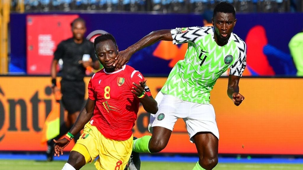 Naby Keita między reprezentacyjnym młotem a klubowym kowadłem