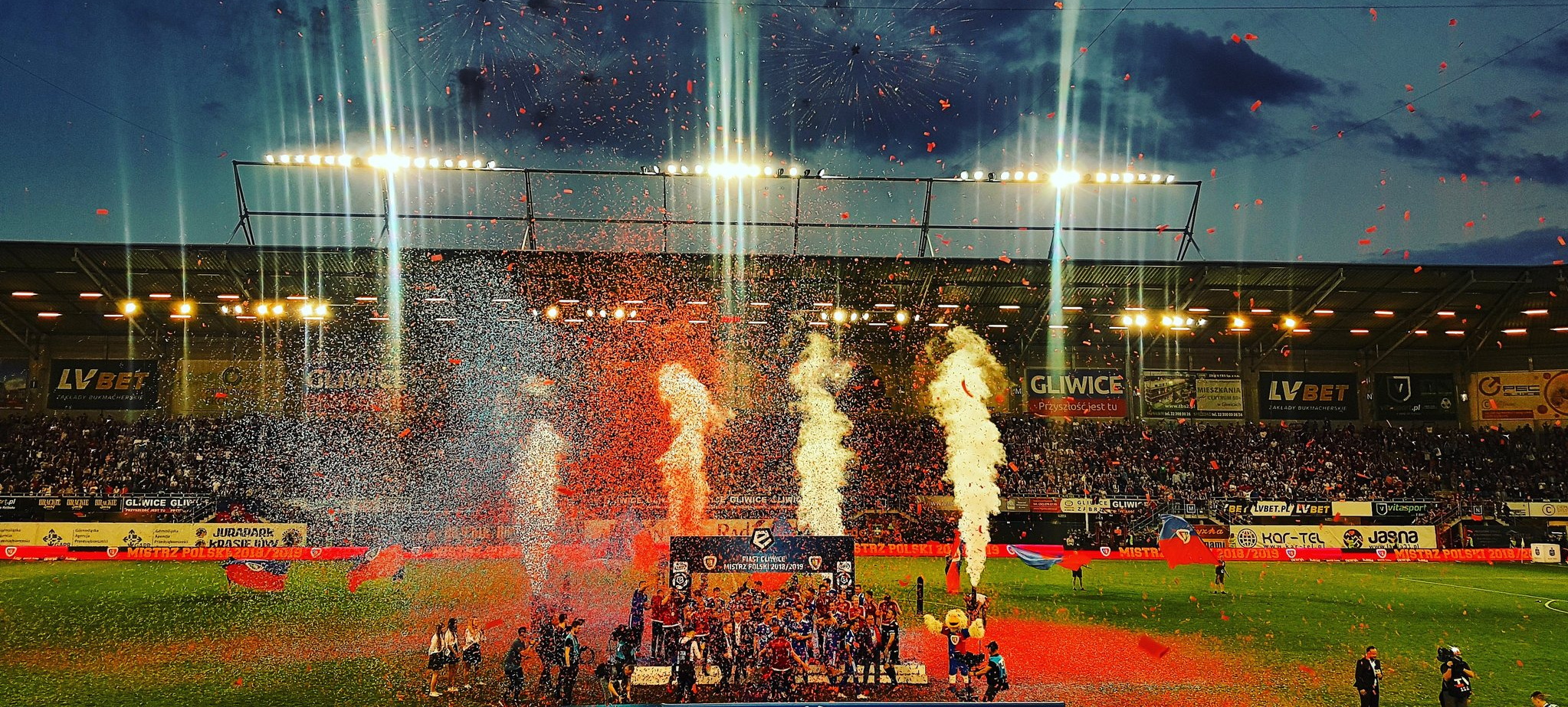 Czy przychody świadczą o dobrej kondycji klubów?