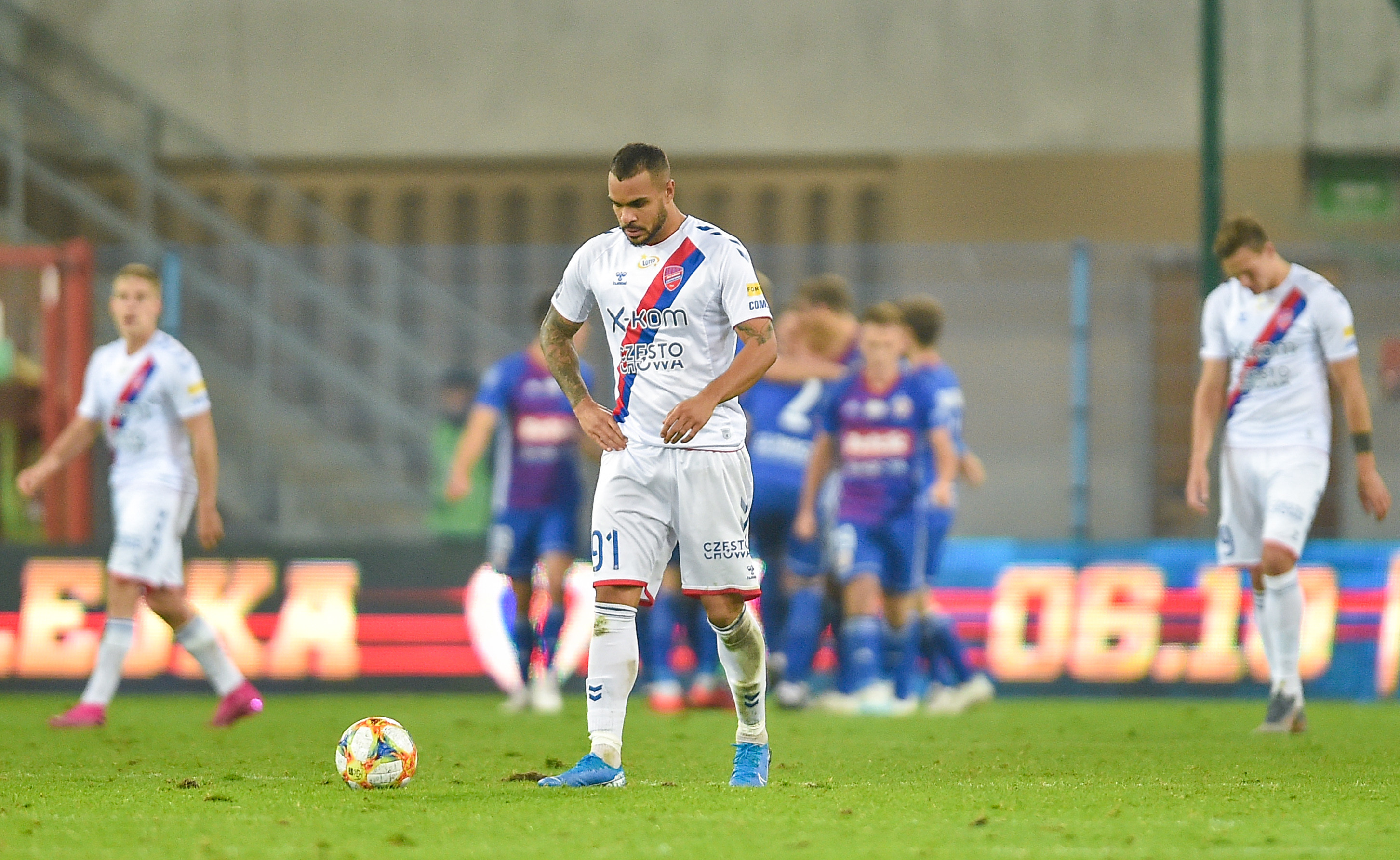 Raków ponownie na tarczy. Mimo że znów nie był gorszy…