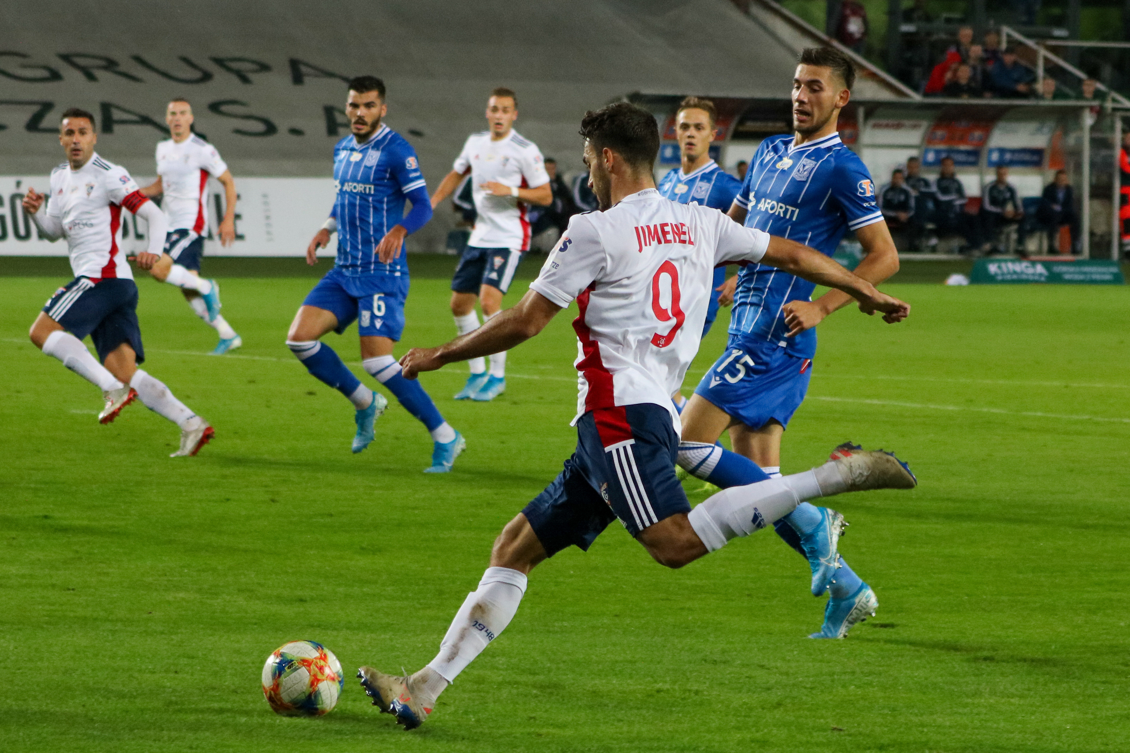 Czy kolejne gole Jimeneza i Gutkovskisa pomogą ich klubom w walce o ekstraklasowe punkty?