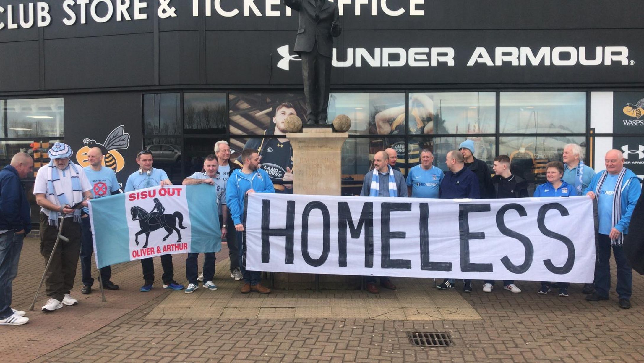 Angielska herbata: kluby bezdomne – nie tylko polski problem