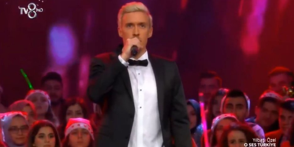 Max Kruse podjął się nietypowego zadania – zaśpiewał w The Voice