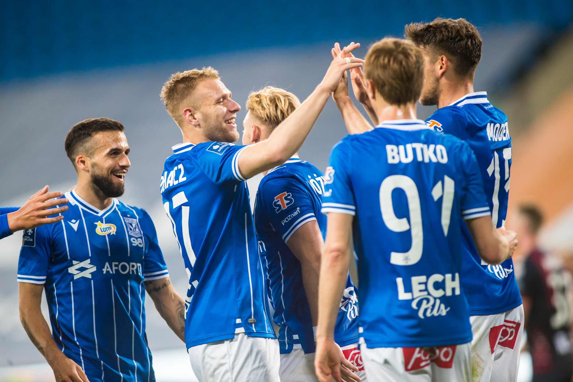 Lech wreszcie pokonuje Legię! Jóźwiak mocnym punktem zespołu