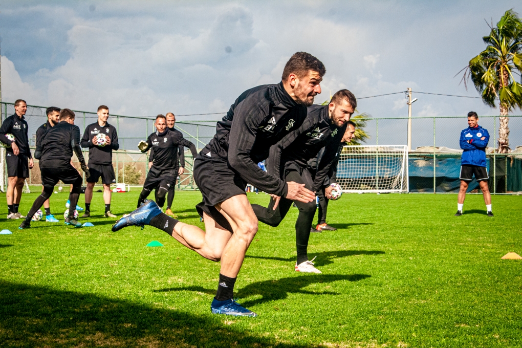 Czy ŁKS ma szansę walczyć w PKO Ekstraklasie bez napastnika?