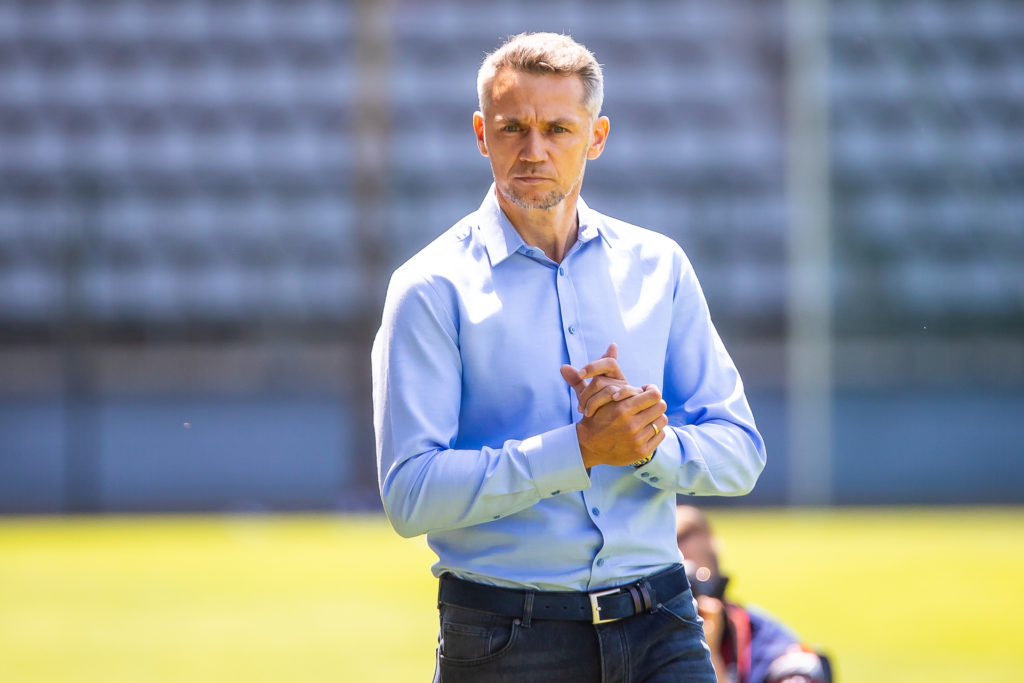 Trener tylko na awans. Ireneusz Kościelniak odchodzi z Miedzi