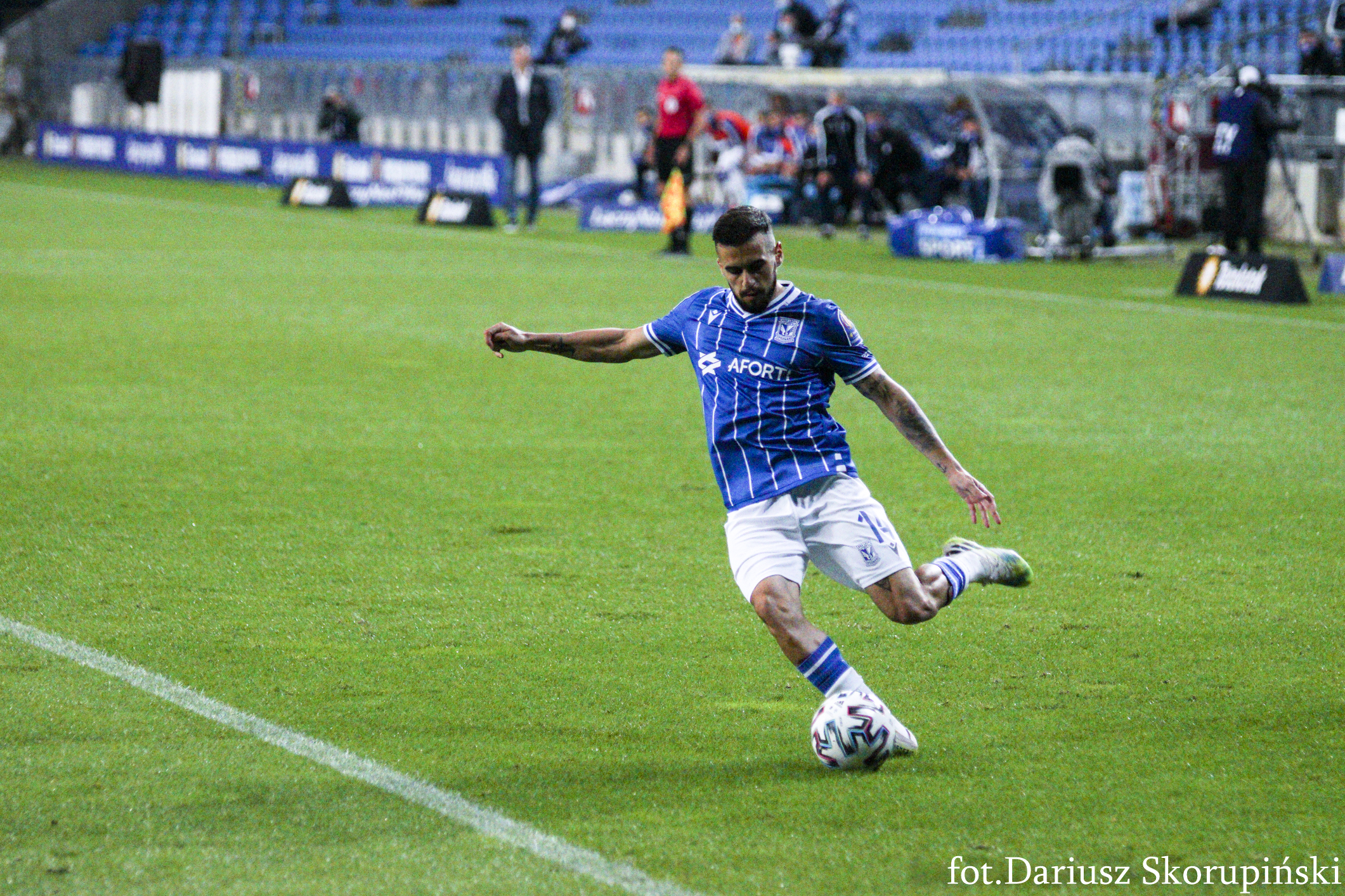 Łatwo nie było, ale Lech pokonuje Znicz Pruszków 3:2