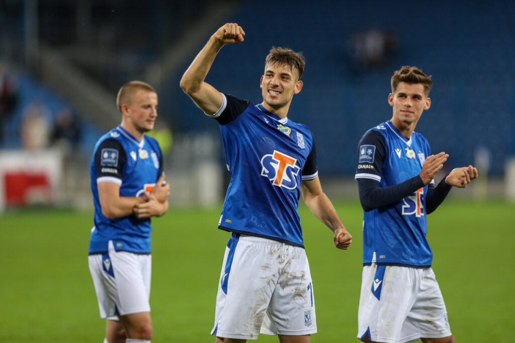 Czy tym razem niebiesko-biała lokomotywa dojedzie do celu?