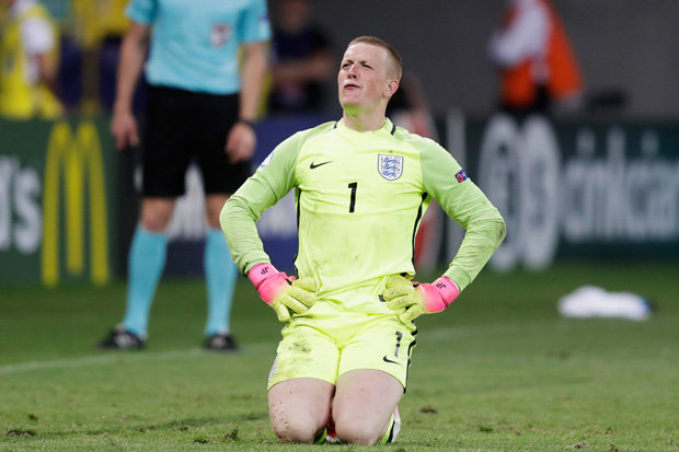 Angielska herbata: pożar wywołany plotką. Podziały u Anglików wciąż żywe