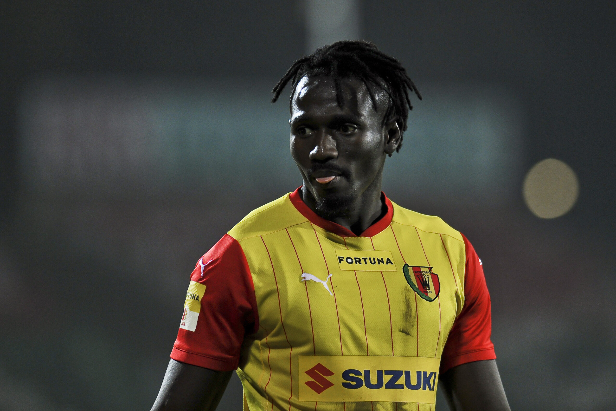 Emile Thiakane podporą i nadzieją przeciętnej ofensywy Korony Kielce