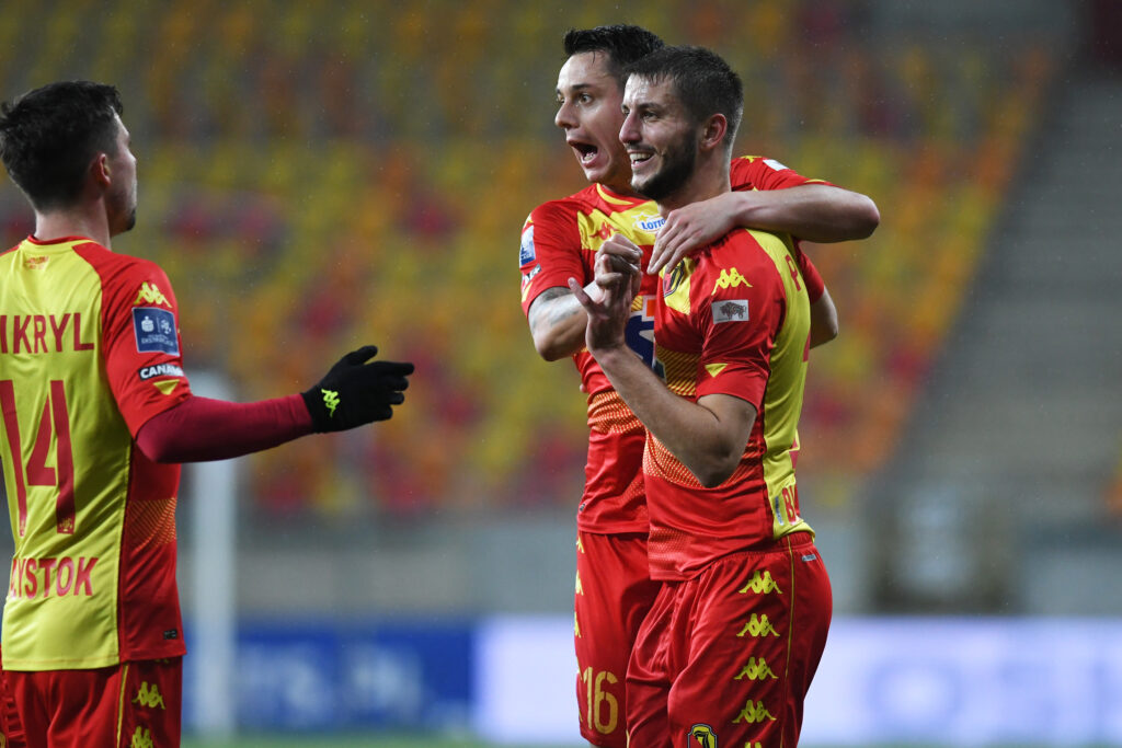 Pojawia się i znika. Jakov Puljić i jego wahania