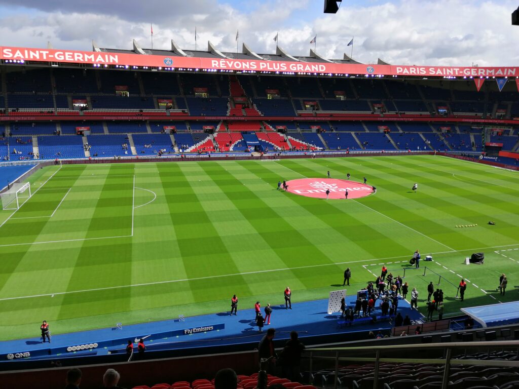 „Dwie epoki sukcesów zbudowały legendę PSG”