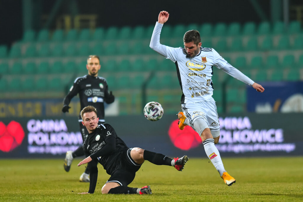 Hit kolejki z podziałem punktów. Chojniczanka wypuszcza komplet punktów, zwycięski remis Górnika