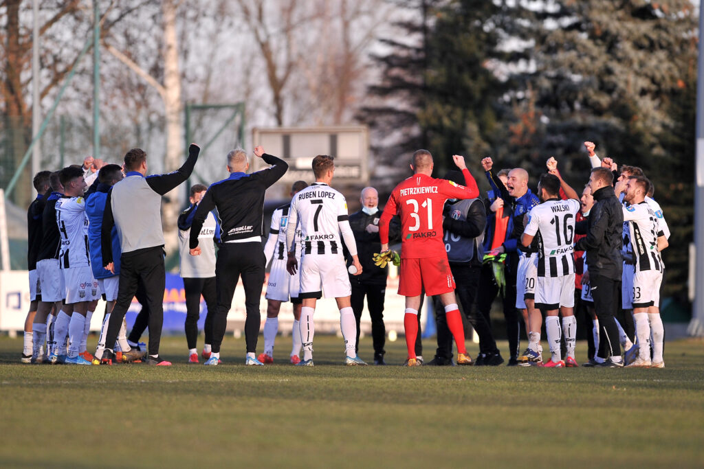 Sandecja Nowy Sącz – kandydat do spadku i wielka sensacja w jednym