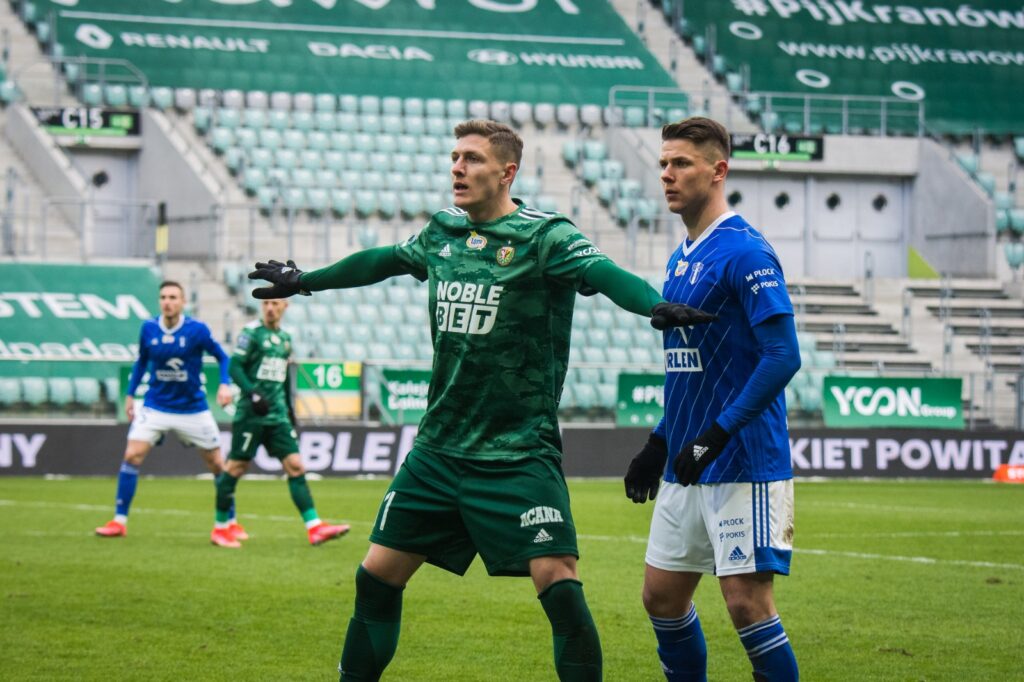 Fabian Piasecki przechodzi ze Śląska Wrocław do Rakowa Częstochowa