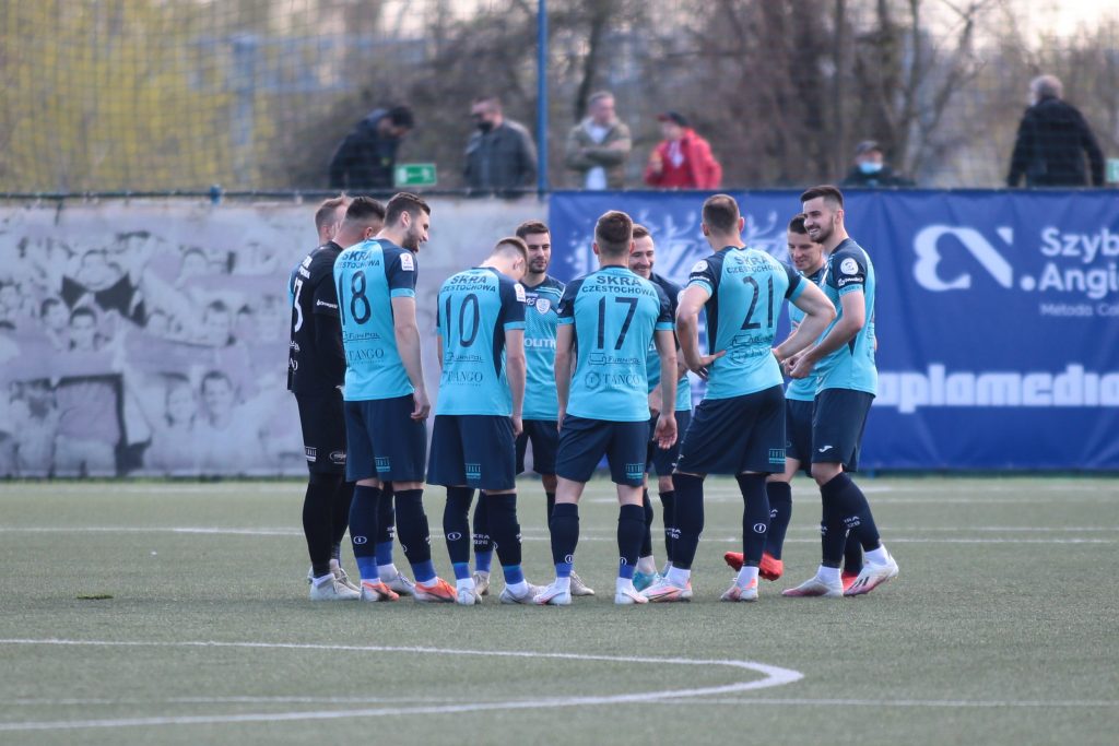 Pro Junior System w eWinner 2. lidze. Czy stawianie na młodzieżowców odbija się korzystnie w rozgrywkach ligowych?