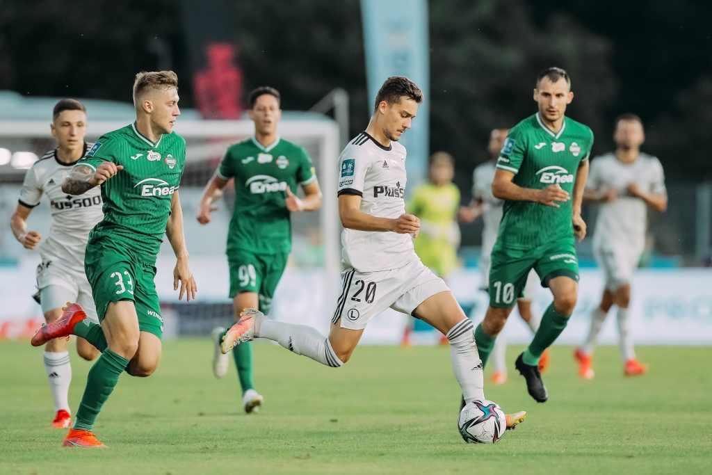 Legia Warszawa – poważny kryzys czy jeszcze większa zasłona dymna?