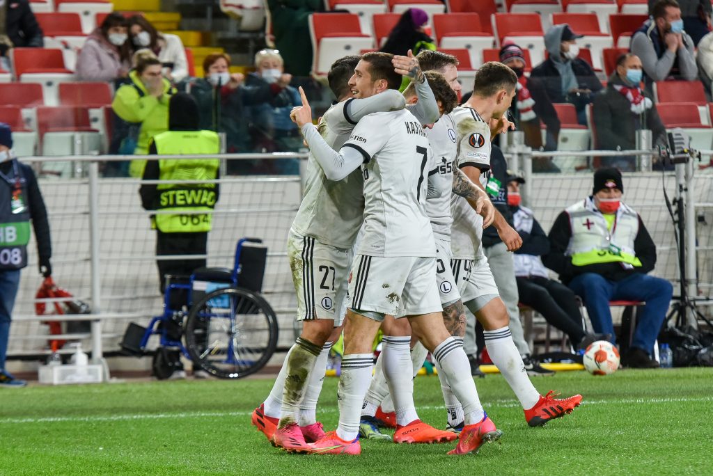 Taktyczne szachy Michniewicza. Legia pokonuje Spartak!