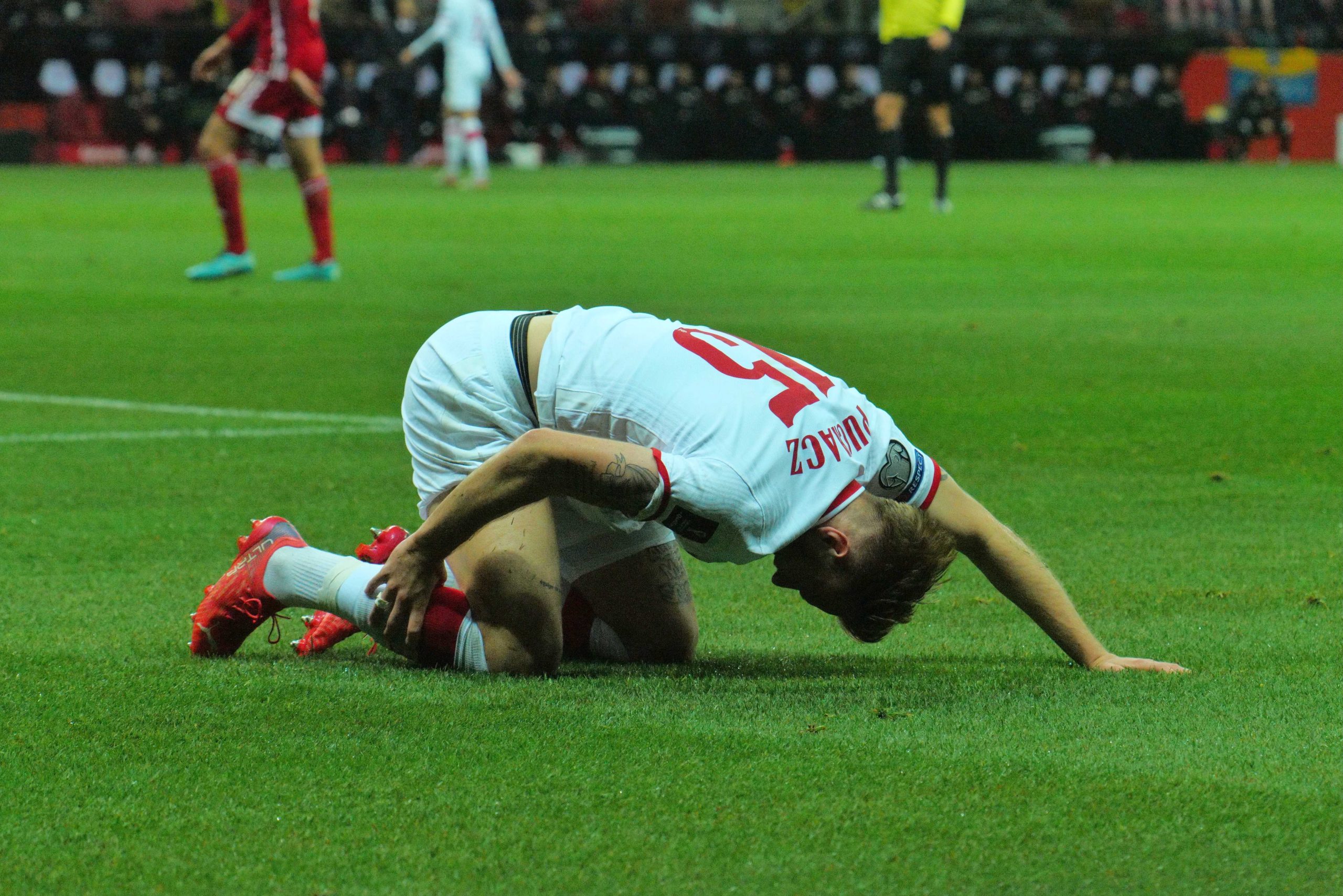 Skazani na alternatywy. Reprezentacja cierpi na brak lewych obrońców