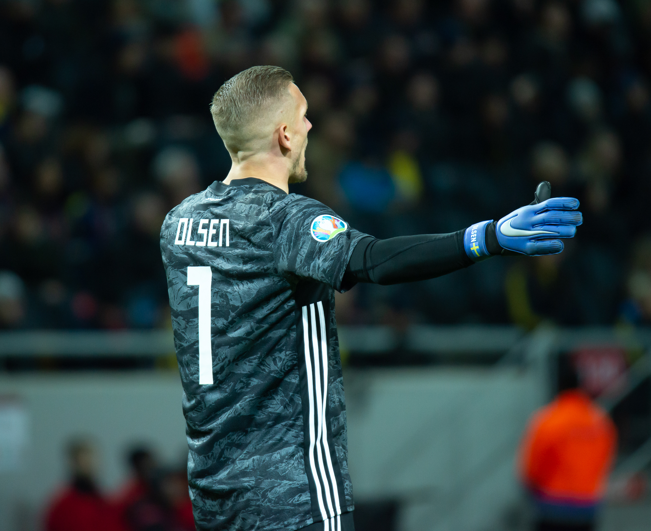 Robin Olsen – bohater narodowy na klubowym zakręcie