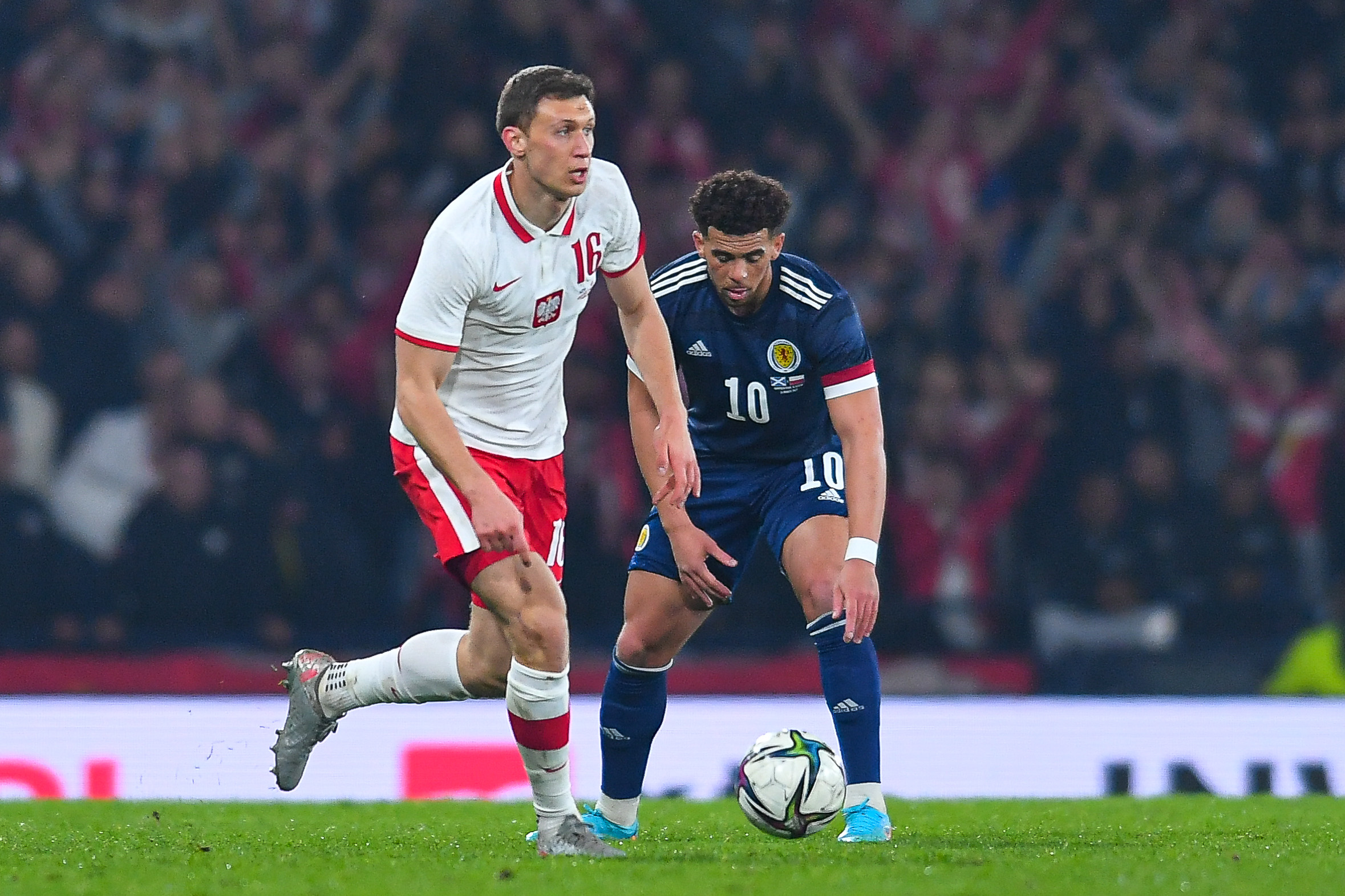 Największy ból głowy selekcjonera. Środkowi pomocnicy z kłopotami w klubach