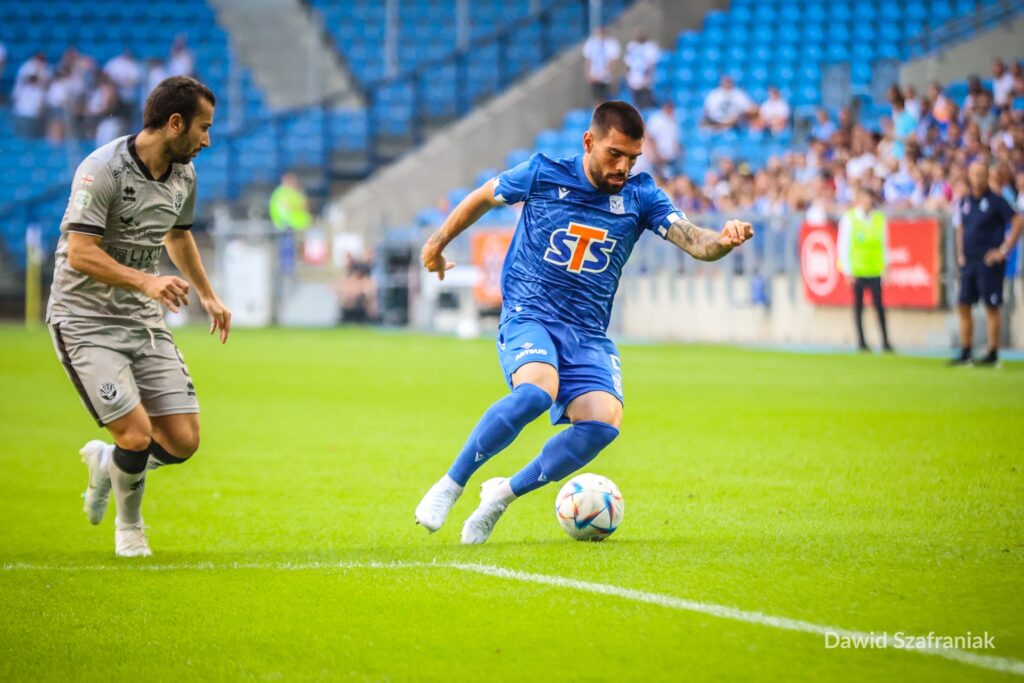 Nie przestraszyli się i napsuli mnóstwo krwi, lecz niestety Lech Poznań przegrywa z Villarrealem