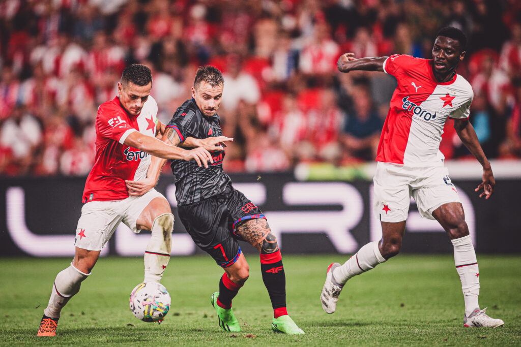 Notes taktyka: Wielkie męki i bolesny koniec. Analiza meczu Slavia – Raków