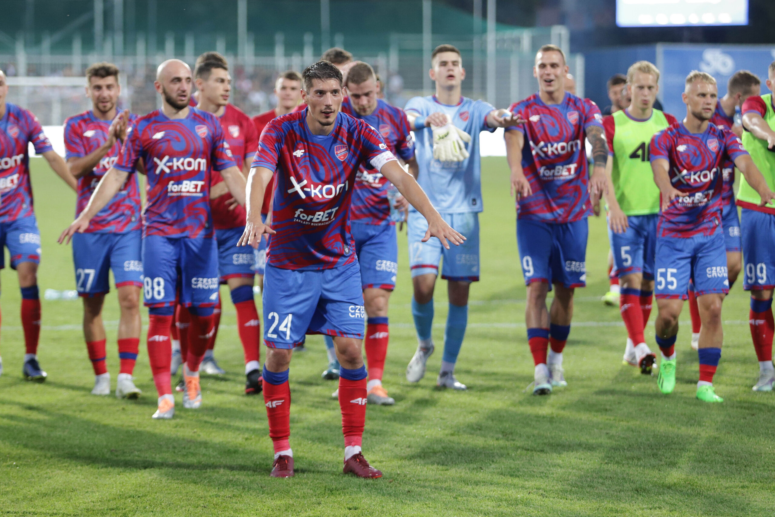 Raków Częstochowa wypunktował słabości Slavii i jest od krok od LKE!