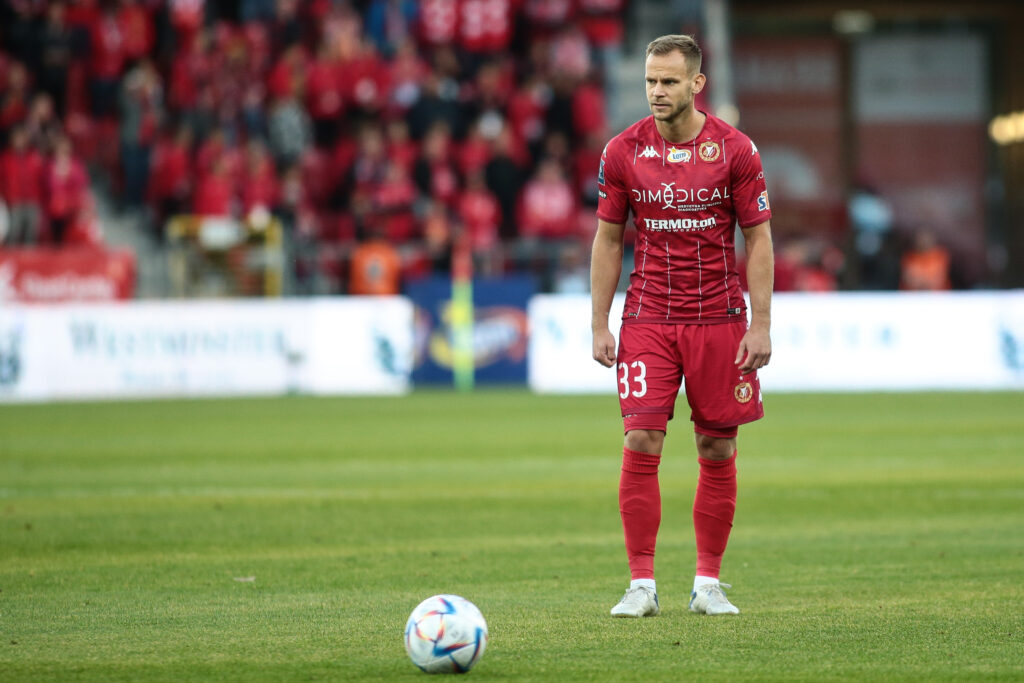 Widzew przegrywa z Lechem, oddając prowadzenie w końcówce