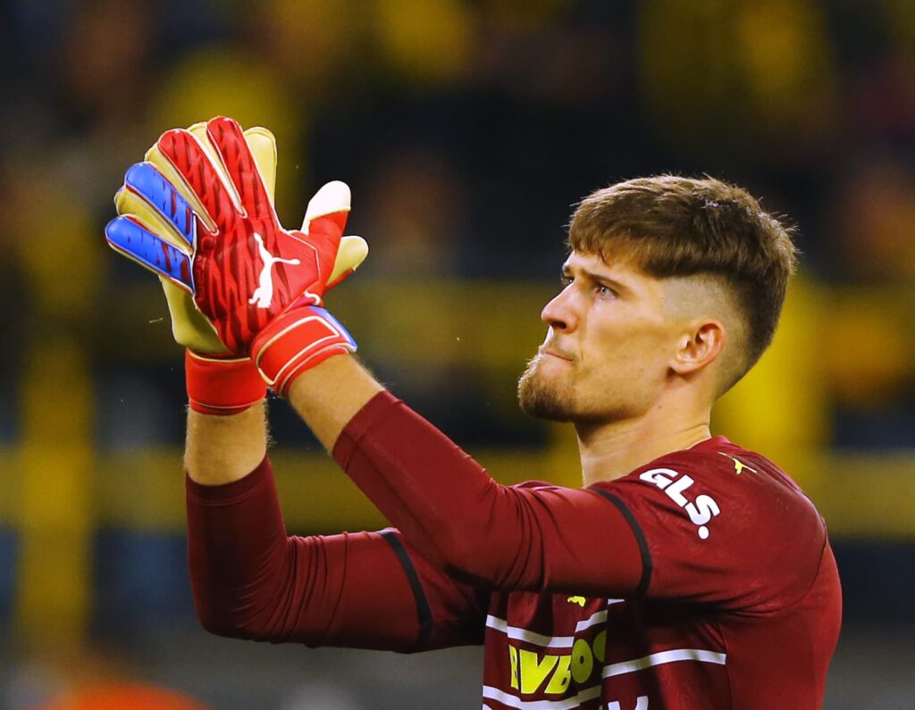 Gregor Kobel – żywa ściana Borussii Dortmund